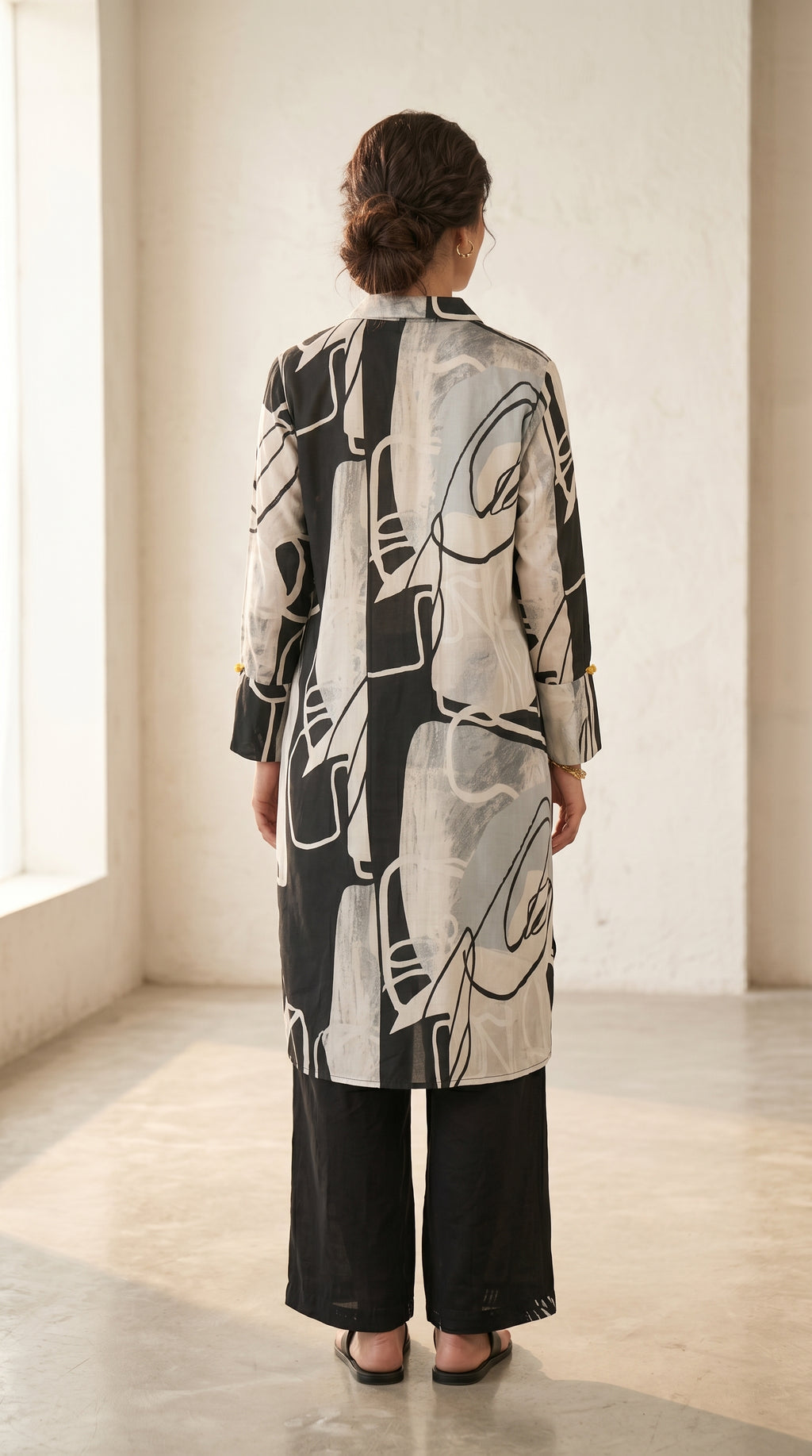 Nooré Monochrome Abstract Printed Co-Ord Set